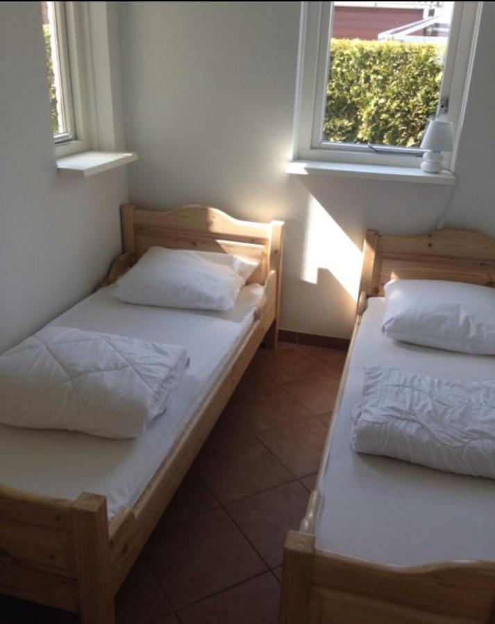 Huisje Finn, Met Grote Tuin En Veel Privacy Dirkshorn Exterior foto